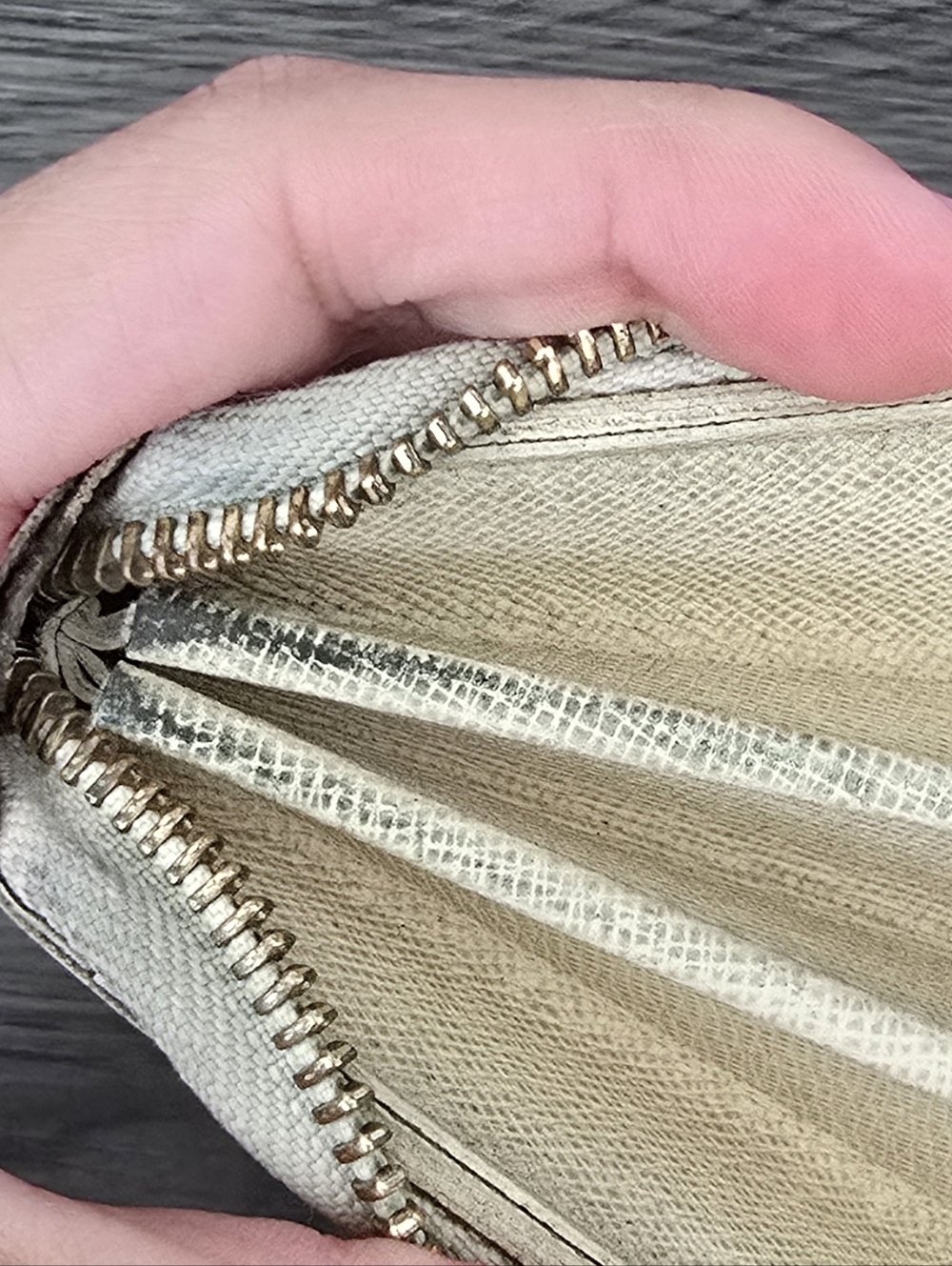 Louis Vuitton Damier Azur Zip Wallet - Picture 12 of 15